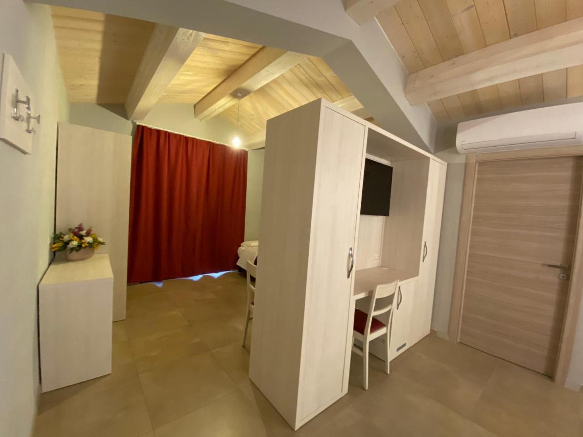 Il Villino Agriturismo B&B Belforte del Chienti Eksteriør billede