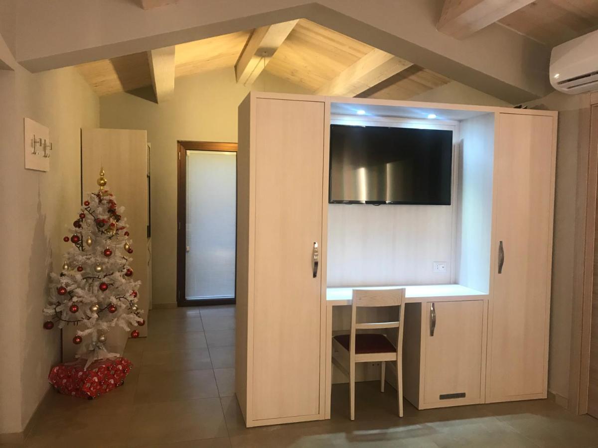 Il Villino Agriturismo B&B Belforte del Chienti Eksteriør billede
