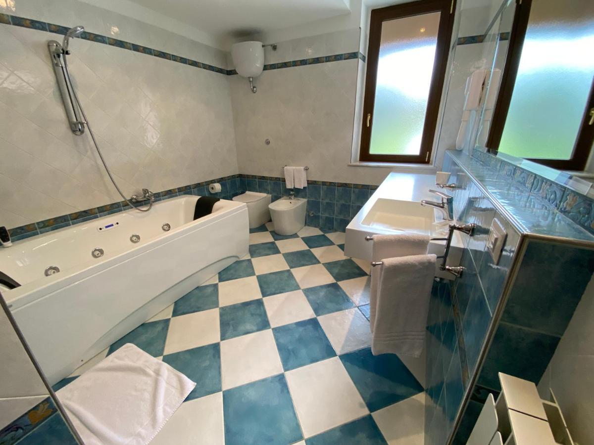 Il Villino Agriturismo B&B Belforte del Chienti Eksteriør billede