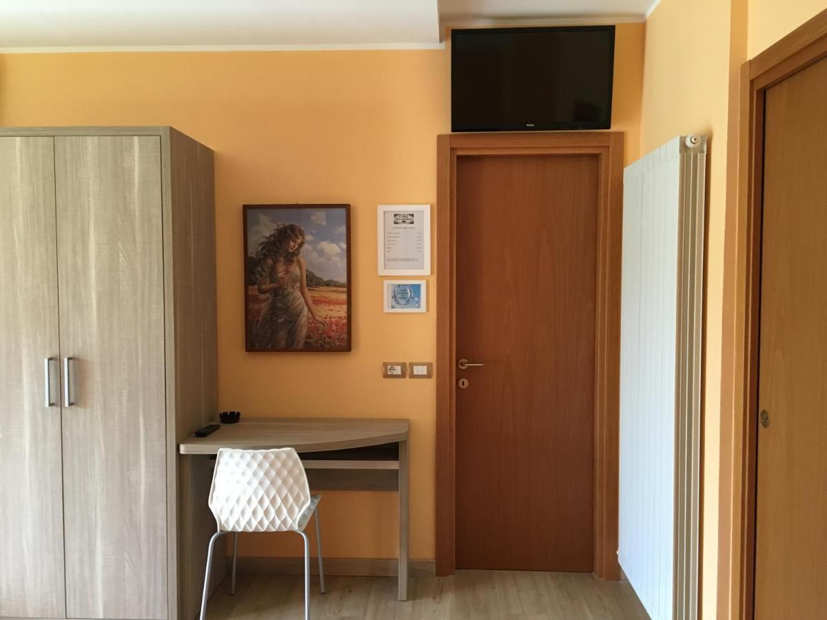 Il Villino Agriturismo B&B Belforte del Chienti Eksteriør billede
