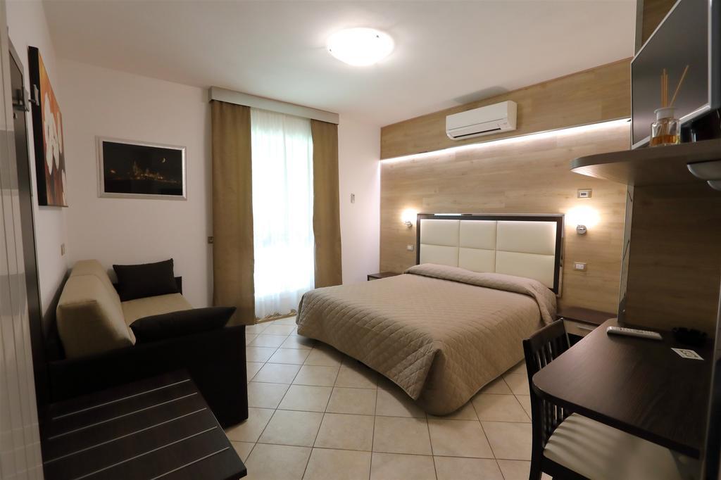 Il Villino Agriturismo B&B Belforte del Chienti Eksteriør billede