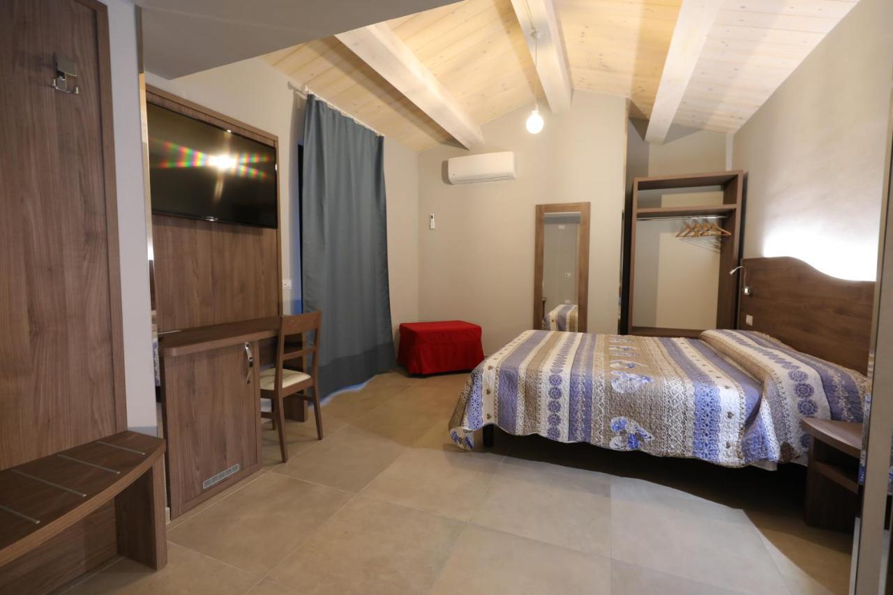 Il Villino Agriturismo B&B Belforte del Chienti Eksteriør billede