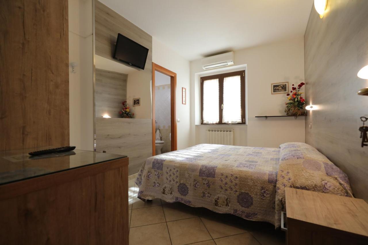 Il Villino Agriturismo B&B Belforte del Chienti Eksteriør billede